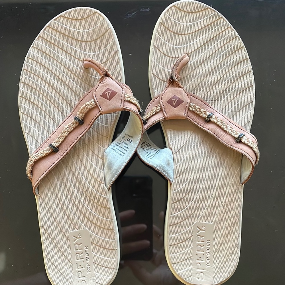 Sperry Top Sider 6.5 flip flop worn little